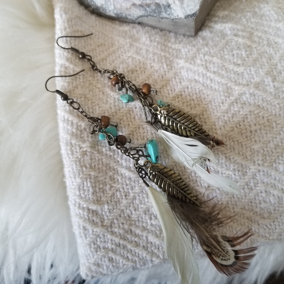 Boho style hanging earrings - Picture 2 of 2